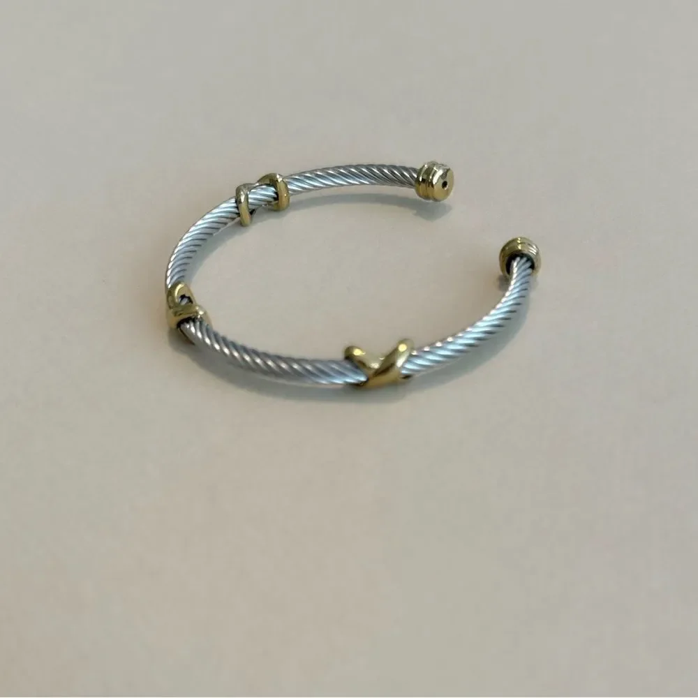 Twisted cable bangle N1079